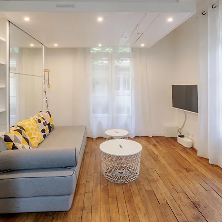 Apartment Charmant Studio 18e *